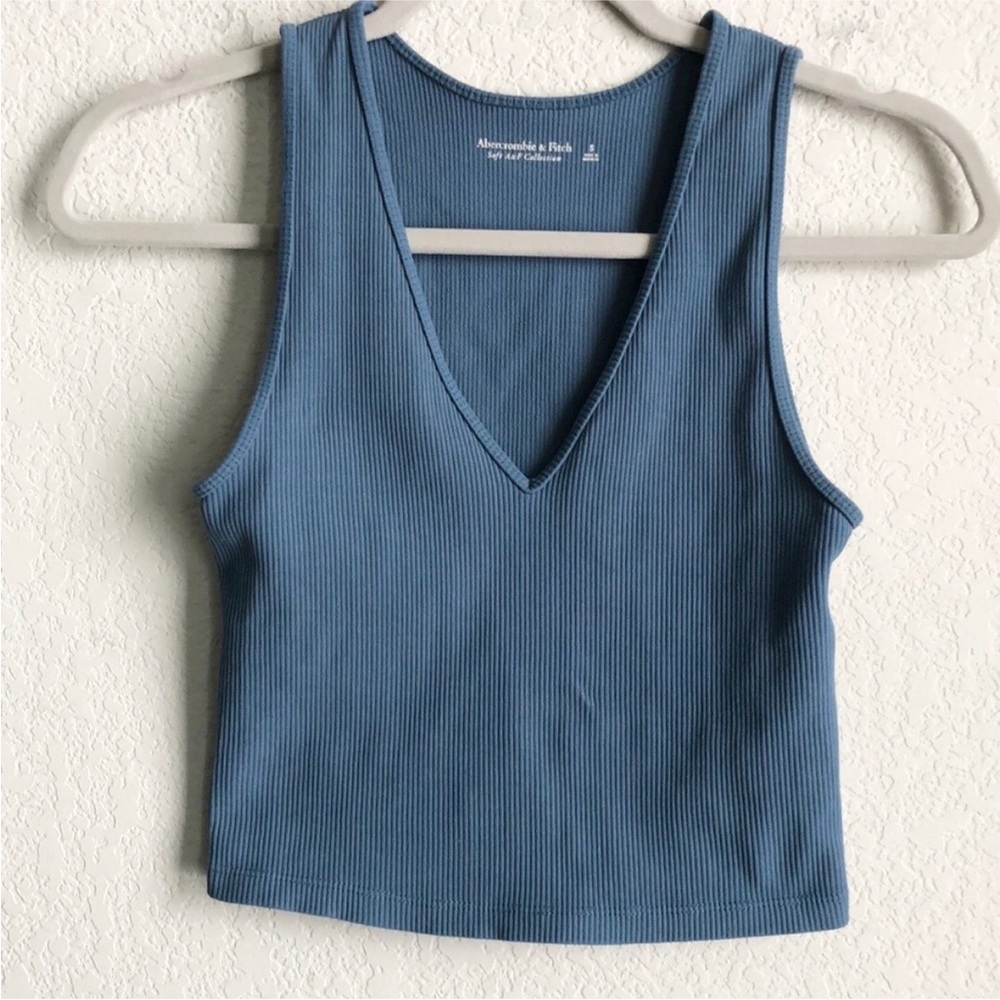 Abercrombie and Fitch Seamless Ribbed V Neck Crop Tank Top Blue Small